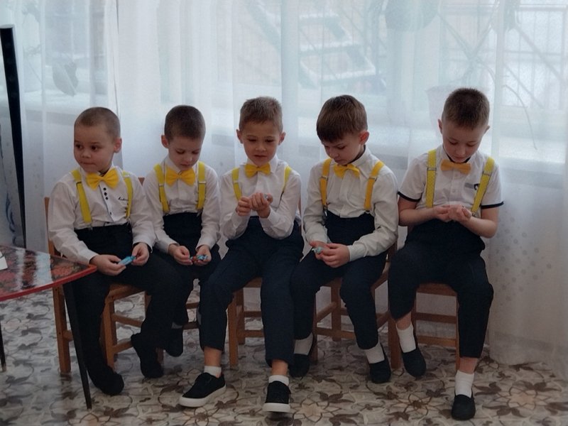 Сотрудники госавтоинспекции Сосногорска организовали для воспитанников детских садов квест-игру