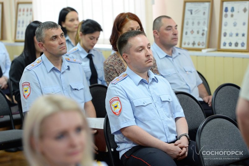 Андрей Сицский представил личному составу ОМВД России по городу Сосногорску нового руководителя